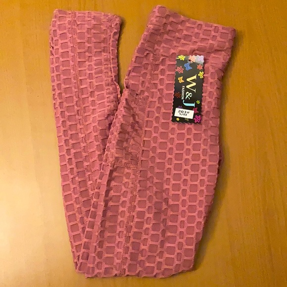 High Waisted booty defining Workout Leggings in Mauve - Picture 3 of 8